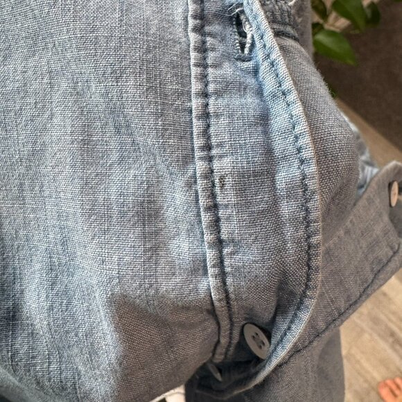 Old Navy Light Wash Denim Look Long Sleeve Button Down K41 - Picture 6 of 6